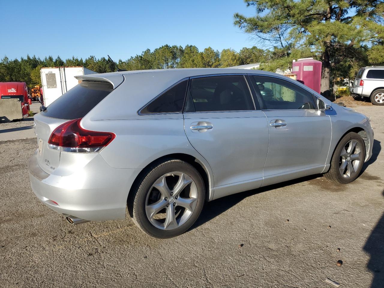 2013 TOYOTA VENZA LE - Фото 3