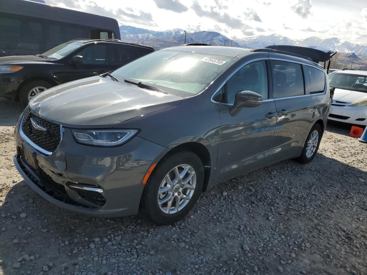 2022 CHRYSLER PACIFICA T