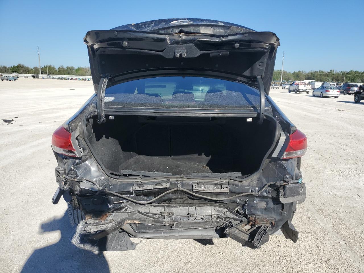 2018 HYUNDAI ELANTRA SE - Image 6