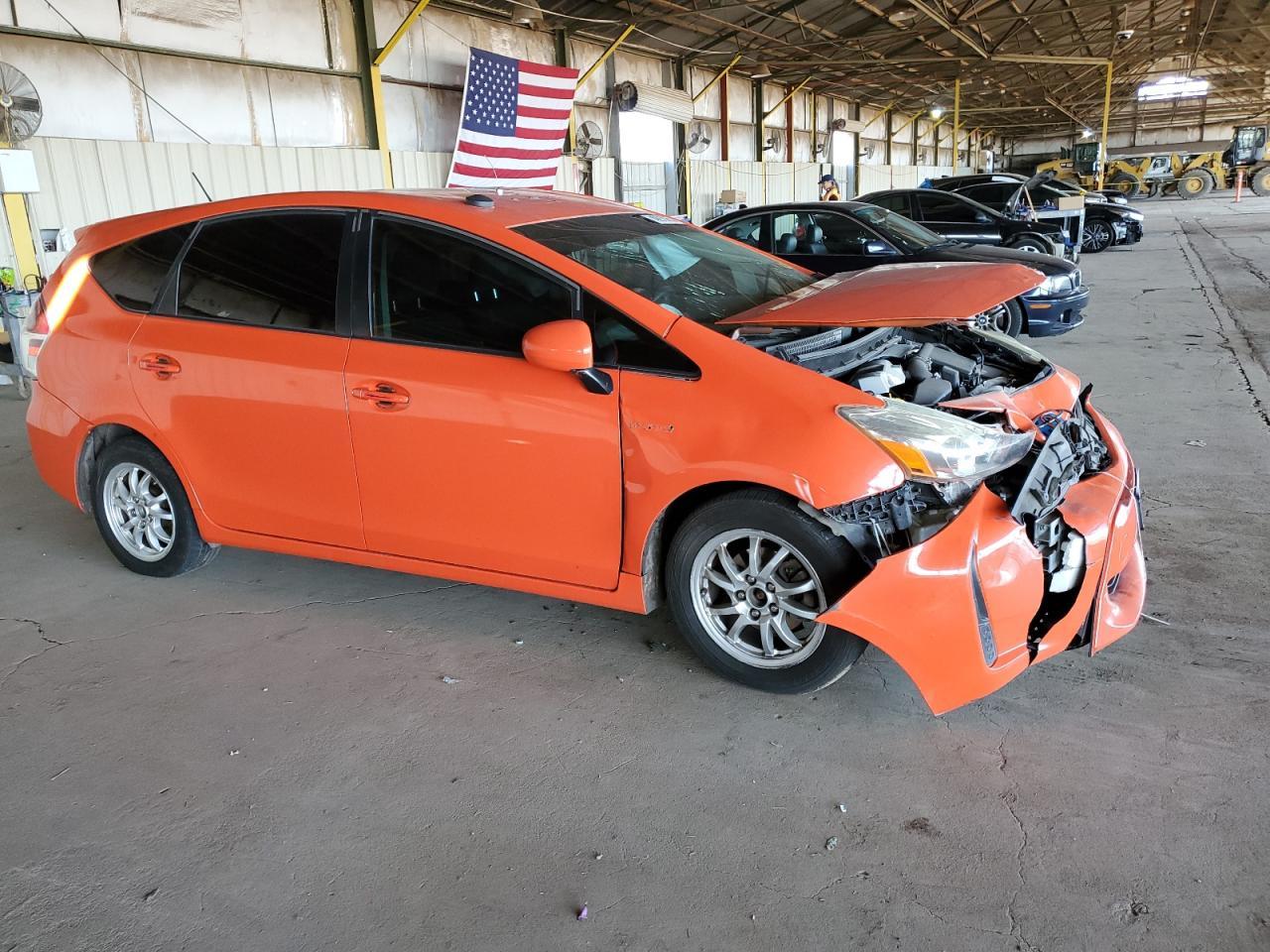 2015 TOYOTA PRIUS V - Фото 4