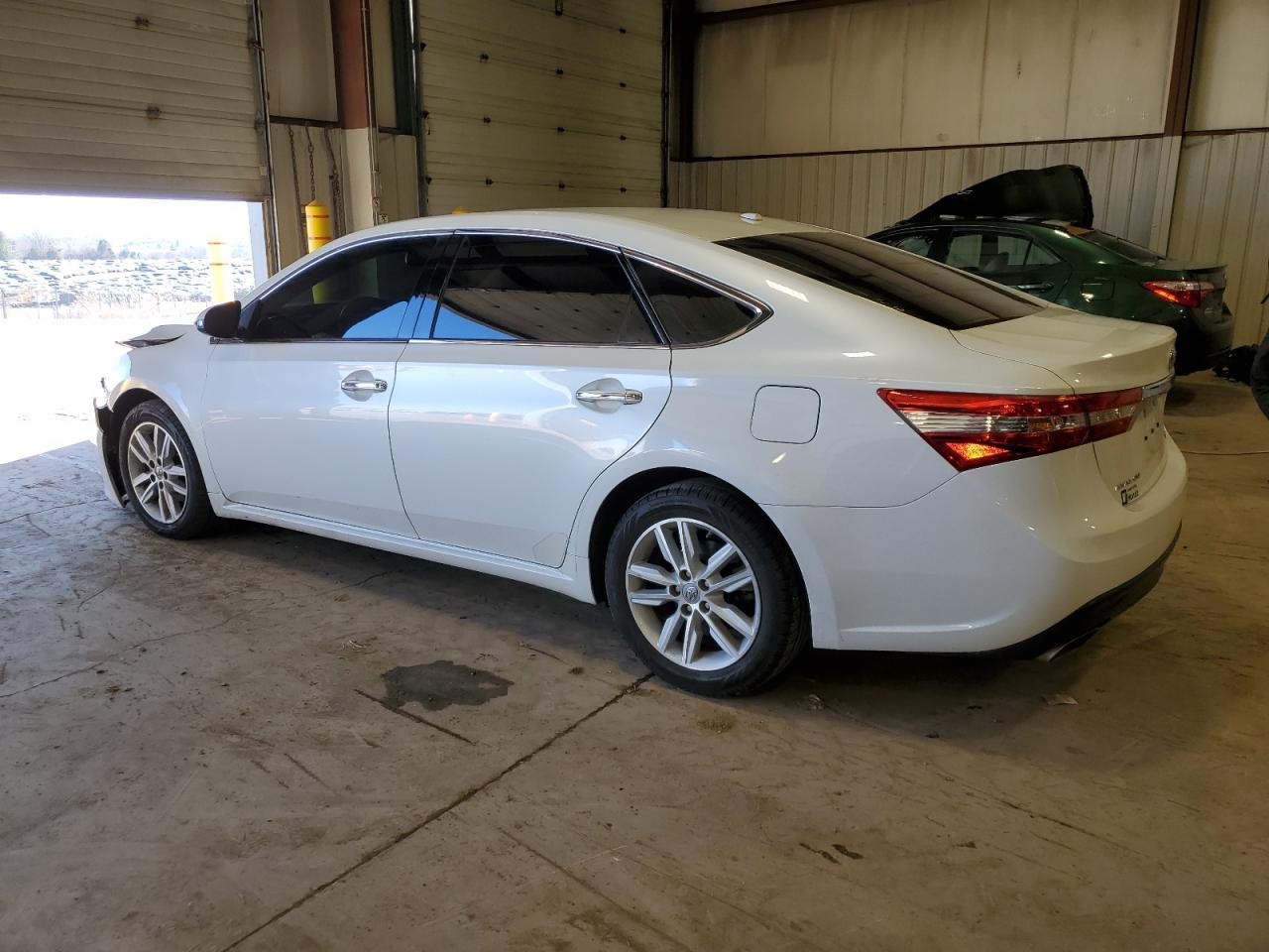 2015 TOYOTA AVALON XLE - Image 2