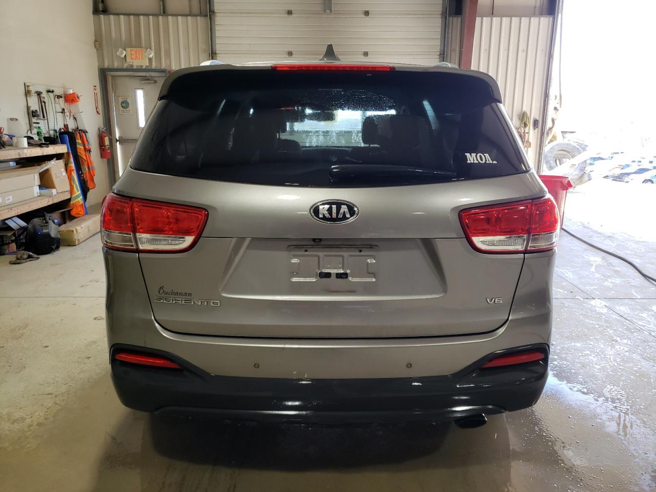 2017 KIA SORENTO LX - Image 6