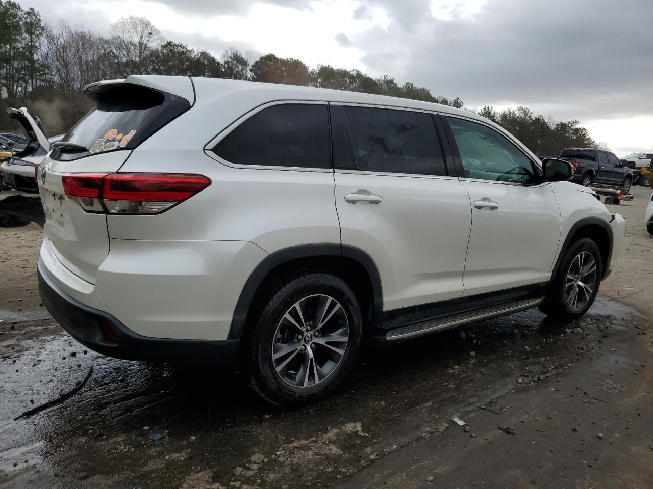 2019 TOYOTA HIGHLANDER - Image 3