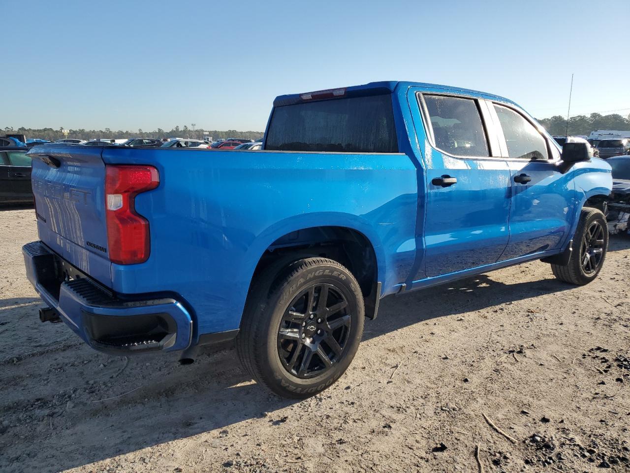 2024 CHEVROLET SILVERADO - Фото 3