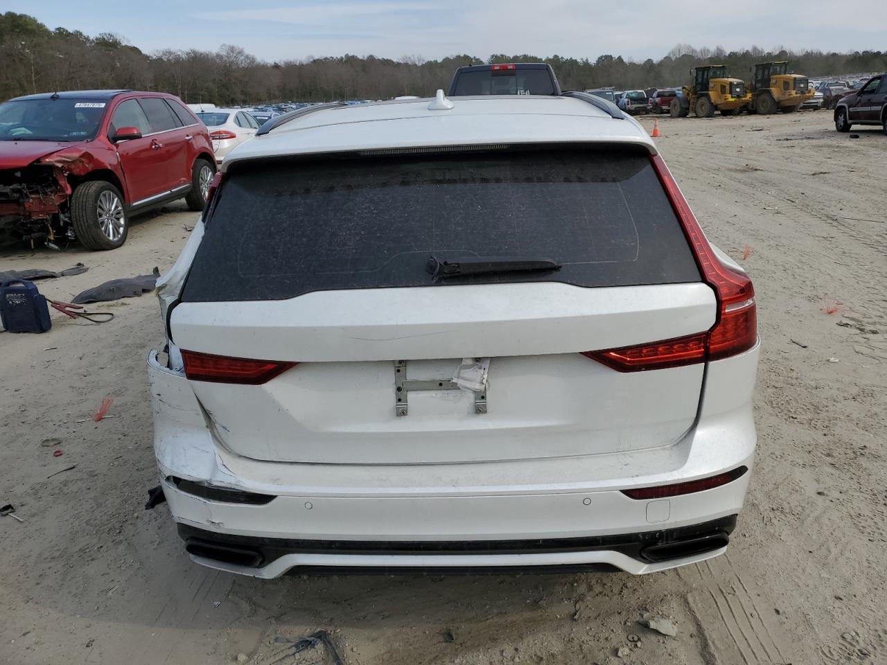 2020 VOLVO V60 POLEST - Фото 6