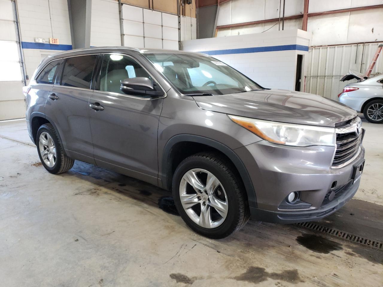 2015 TOYOTA HIGHLANDER - Image 4