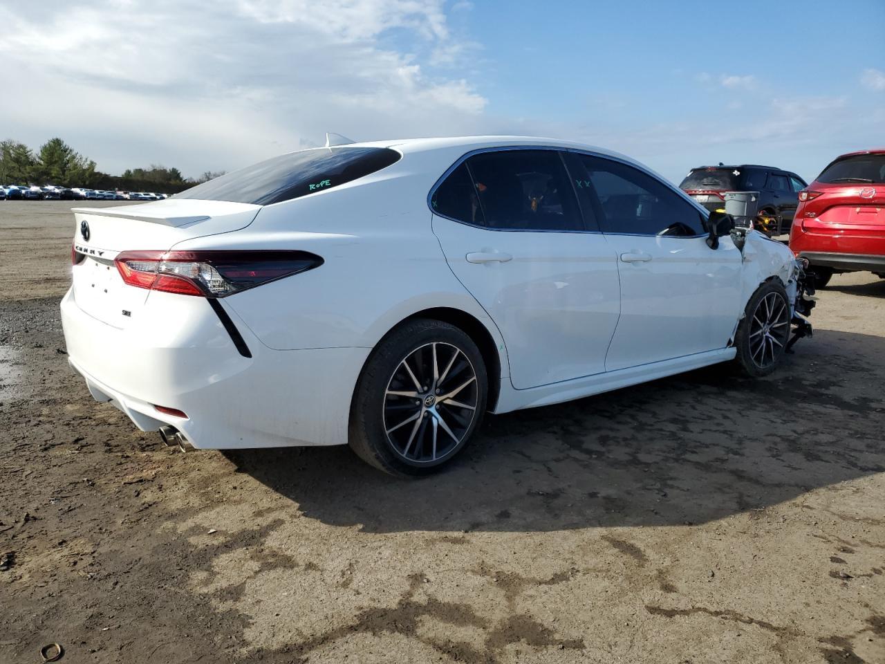 2021 TOYOTA CAMRY SE - Image 3