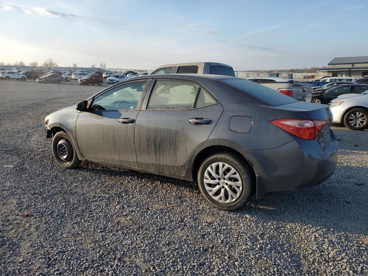 2018 TOYOTA COROLLA L - Фото 2