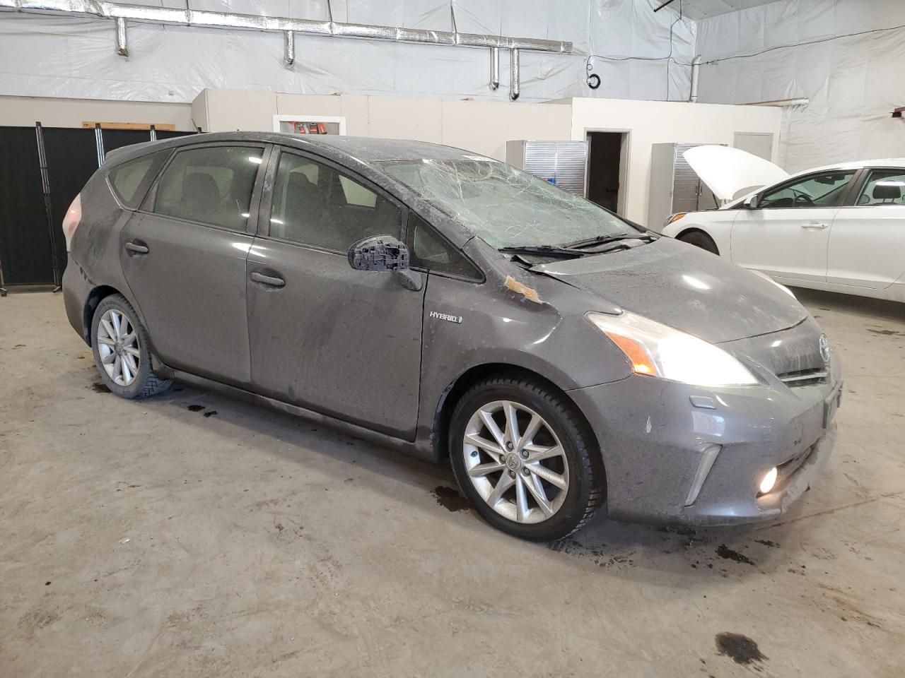 2013 TOYOTA PRIUS V - Image 4