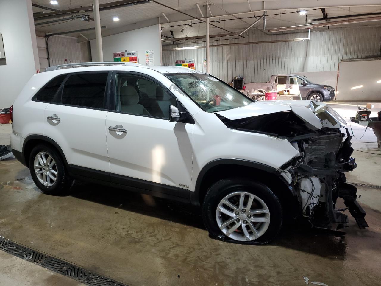 2014 KIA SORENTO LX - Фото 4
