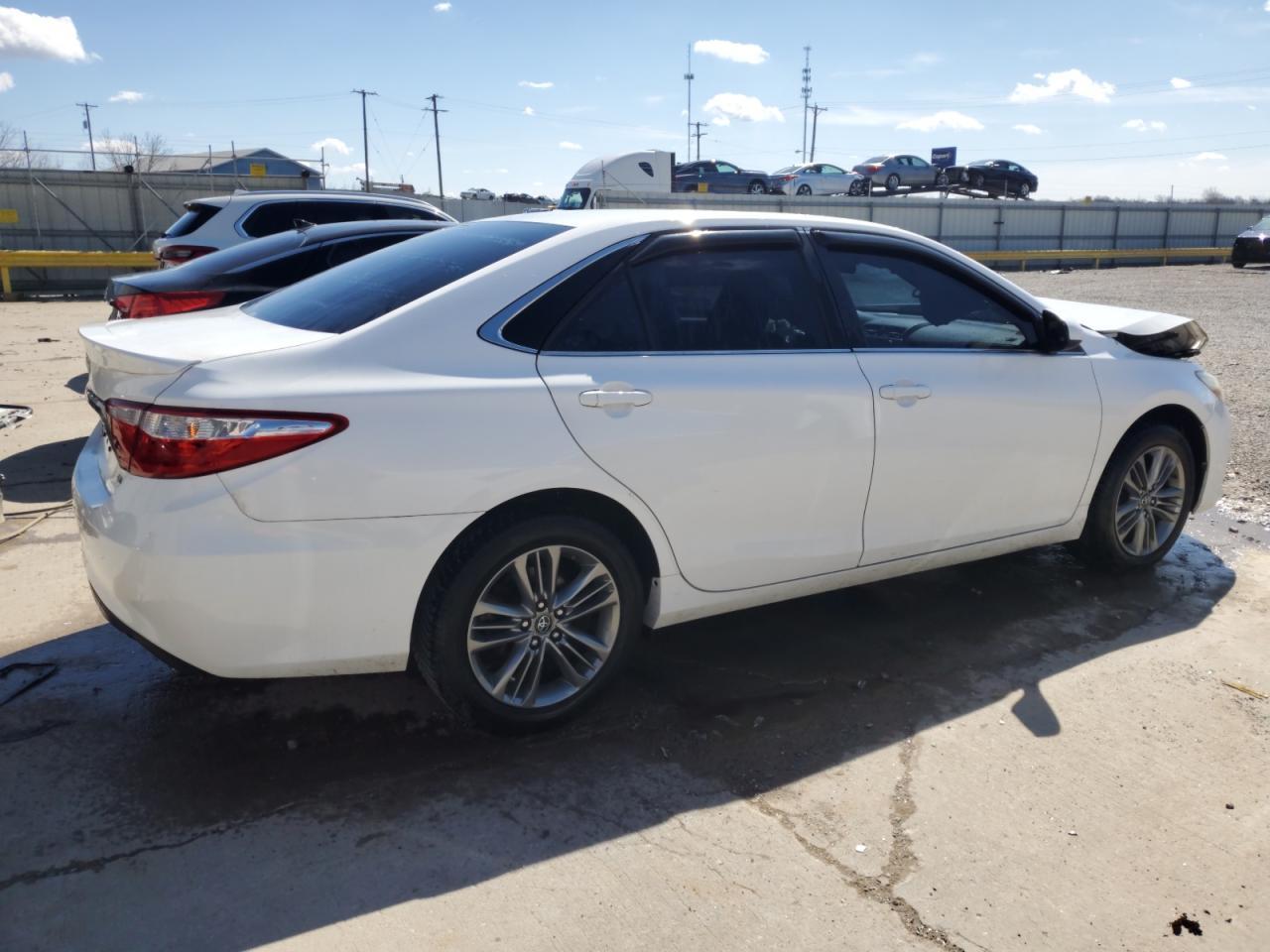 2017 TOYOTA CAMRY LE - Фото 3