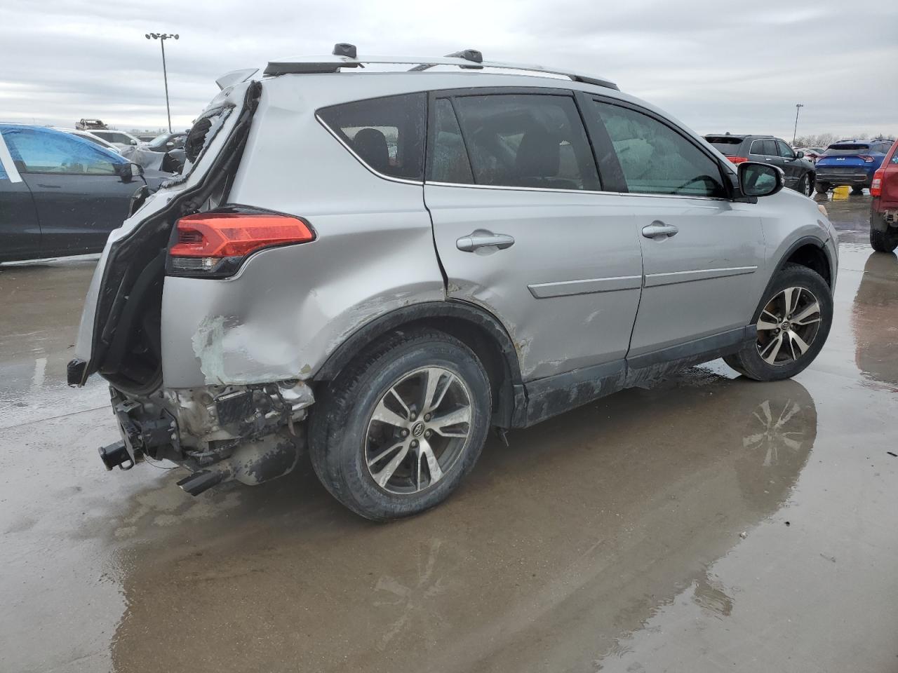 2016 TOYOTA RAV4 XLE - Фото 3
