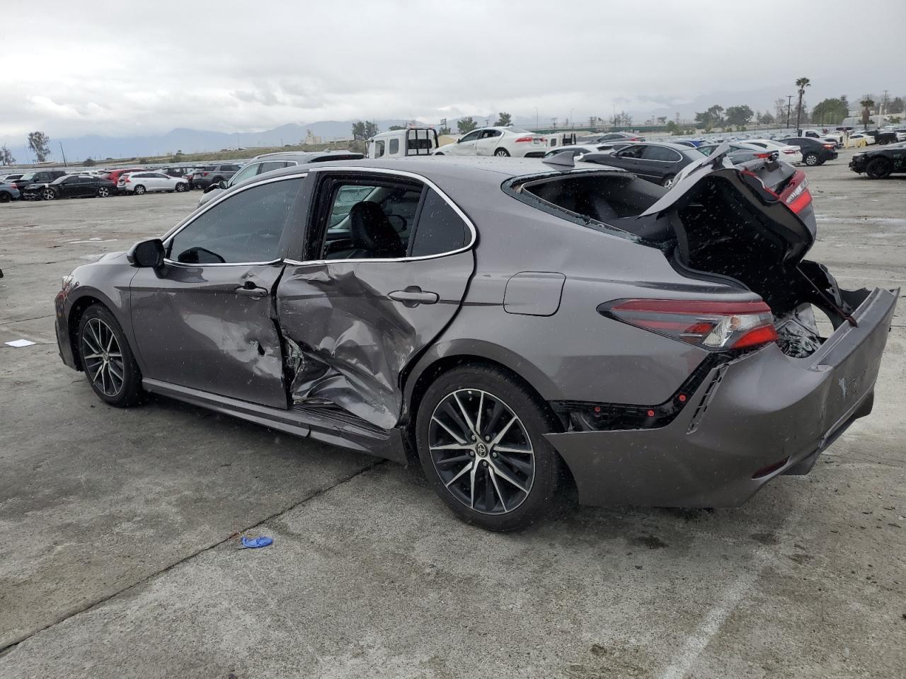2021 TOYOTA CAMRY SE - Image 2