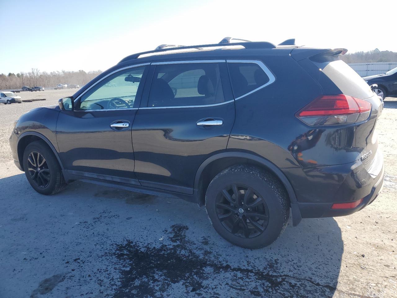 2017 NISSAN ROGUE SV - Image 2