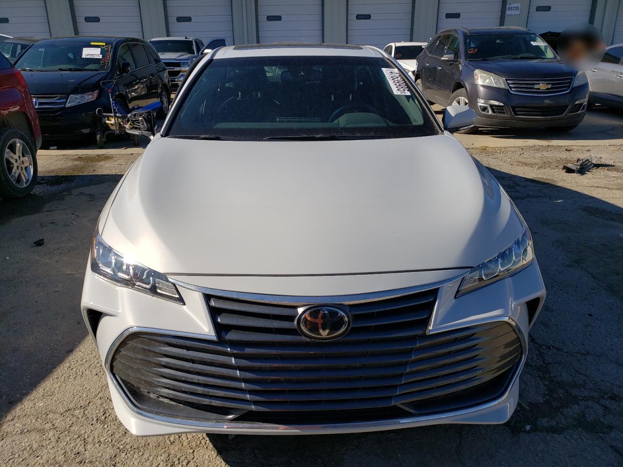 2022 TOYOTA AVALON XLE - Image 5