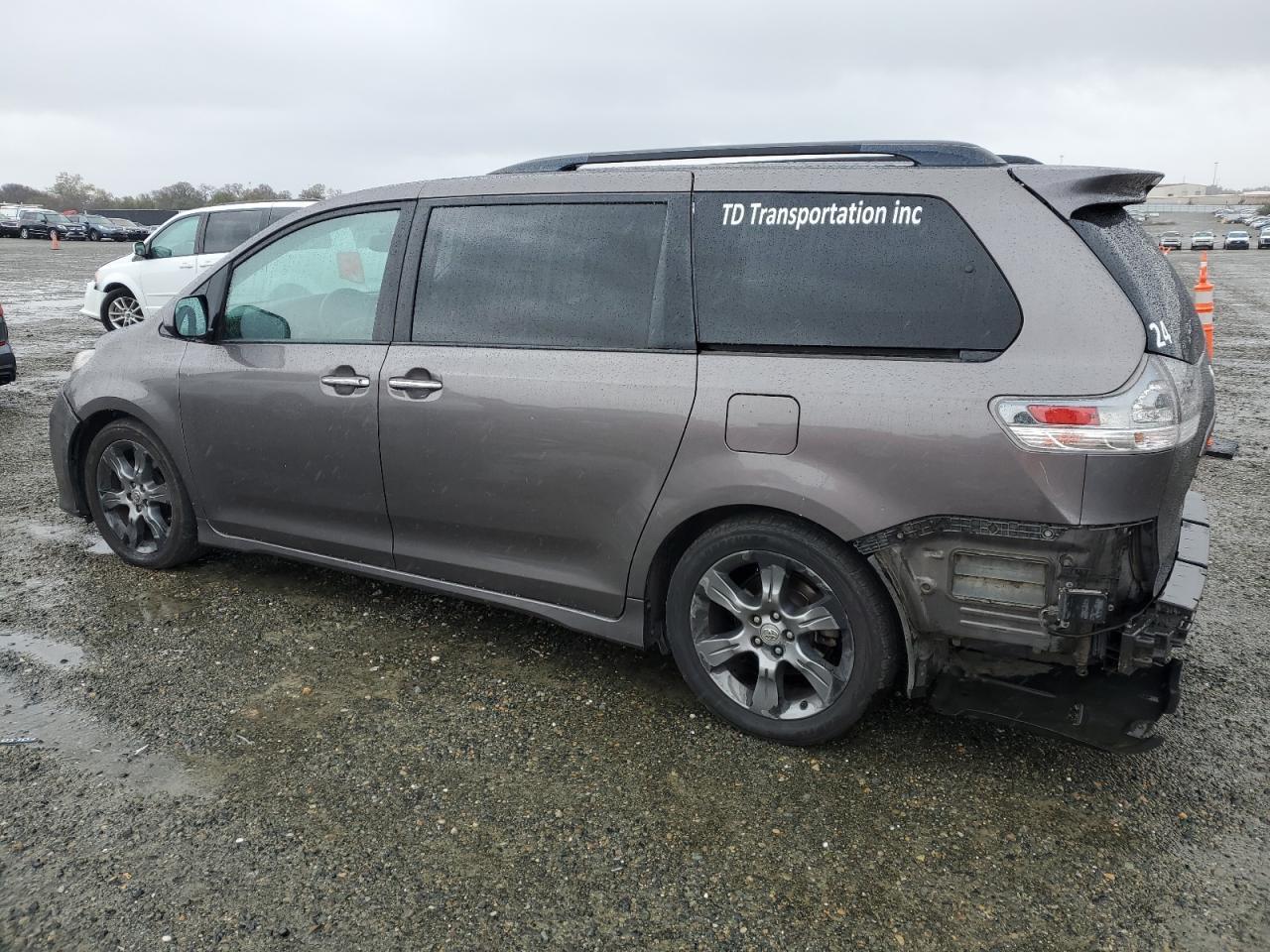 2015 TOYOTA SIENNA - Фото 2