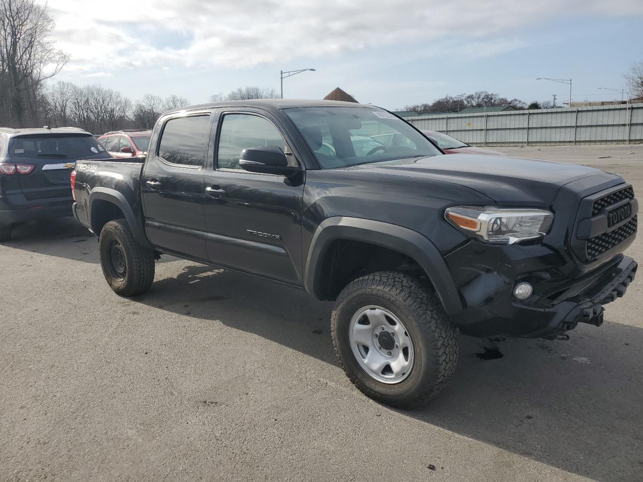 2017 TOYOTA TACOMA DOU - Фото 4