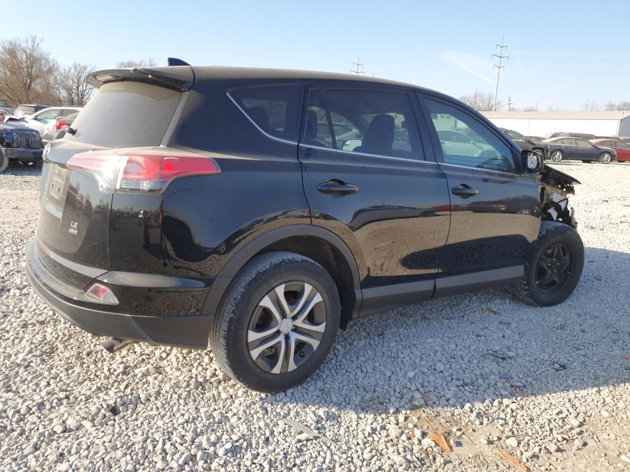 2017 TOYOTA RAV4 LE - Фото 3
