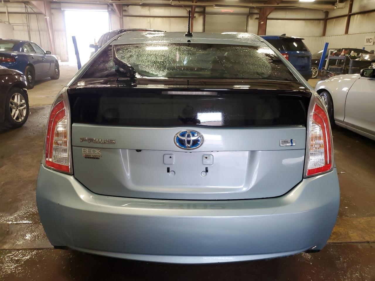 2015 TOYOTA PRIUS - Image 6