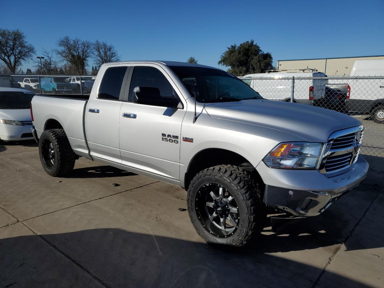 2017 RAM 1500 SLT - Image 4