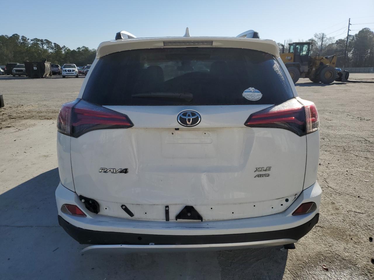 2017 TOYOTA RAV4 XLE - Image 6