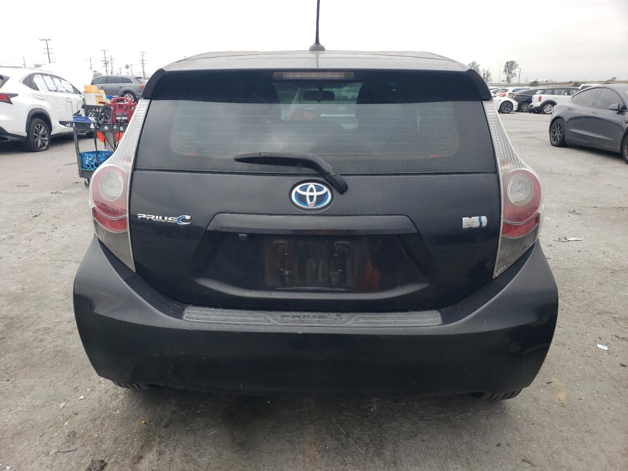2013 TOYOTA PRIUS C - Фото 6