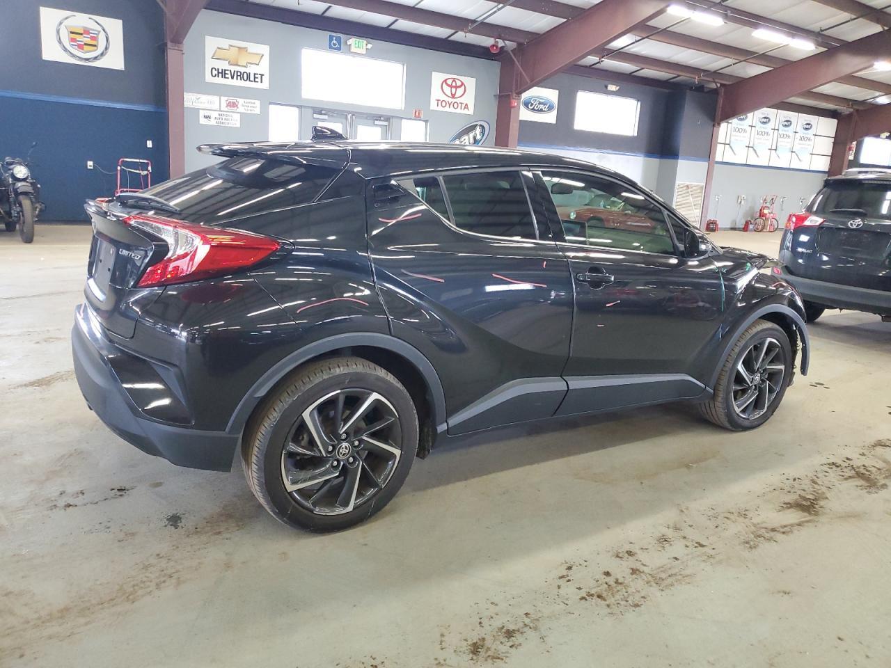 2021 TOYOTA C-HR XLE - Image 3