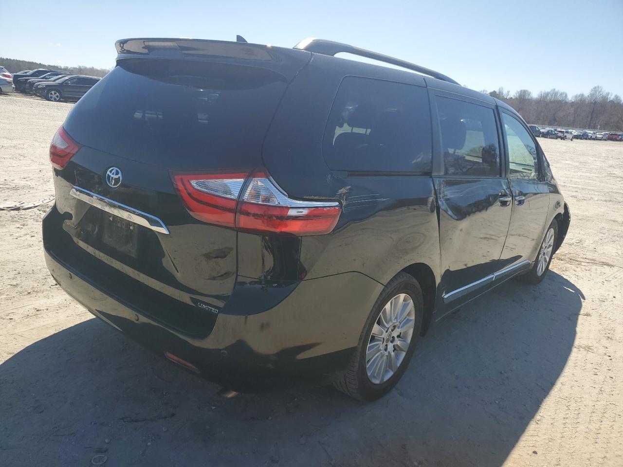 2015 TOYOTA SIENNA XLE - Фото 3