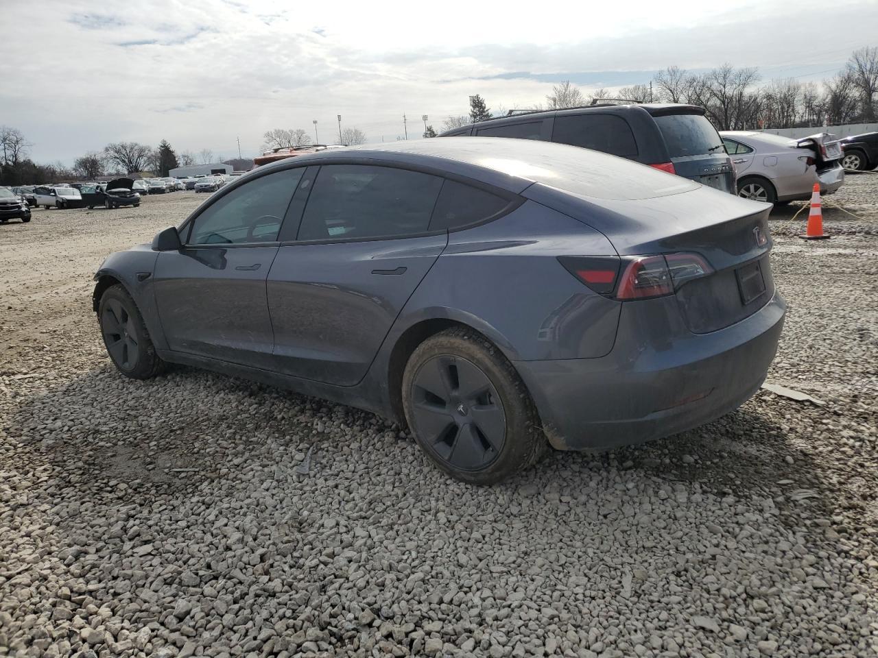 2023 TESLA MODEL 3 - Фото 2