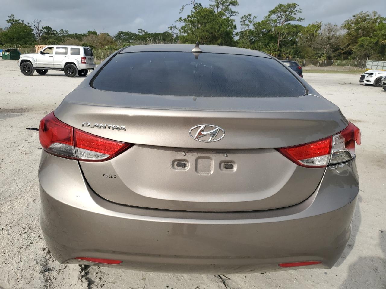 2013 HYUNDAI ELANTRA GL - Image 6
