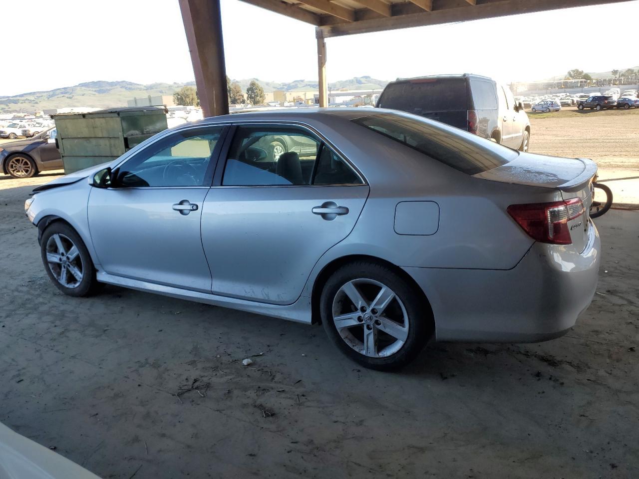 2013 TOYOTA CAMRY L - Фото 2