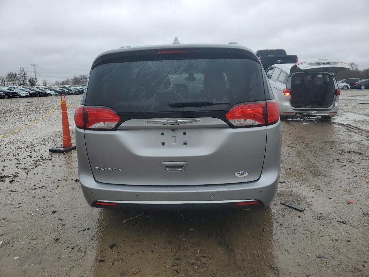 2017 CHRYSLER PACIFICA T - Image 6