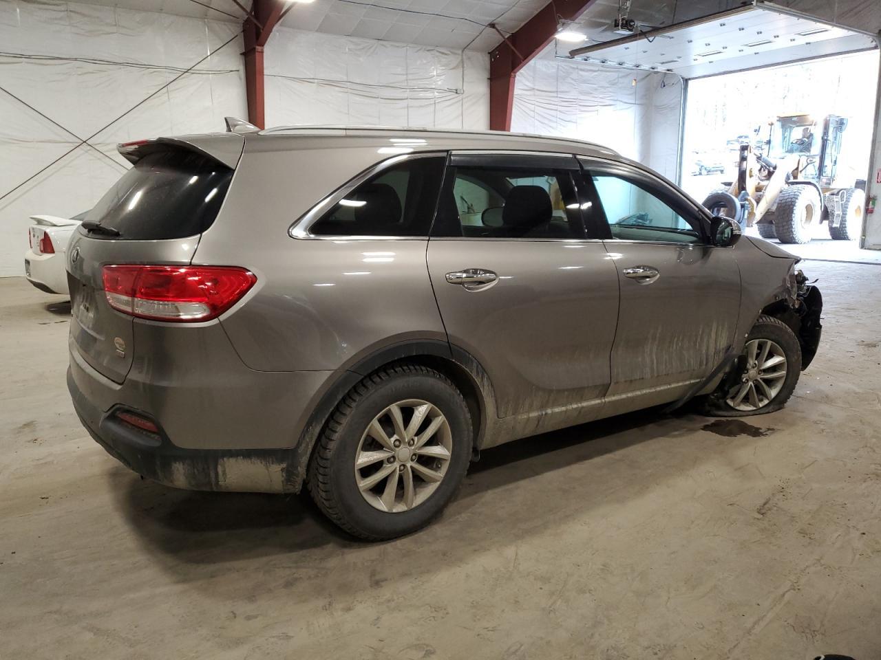 2016 KIA SORENTO LX - Image 3
