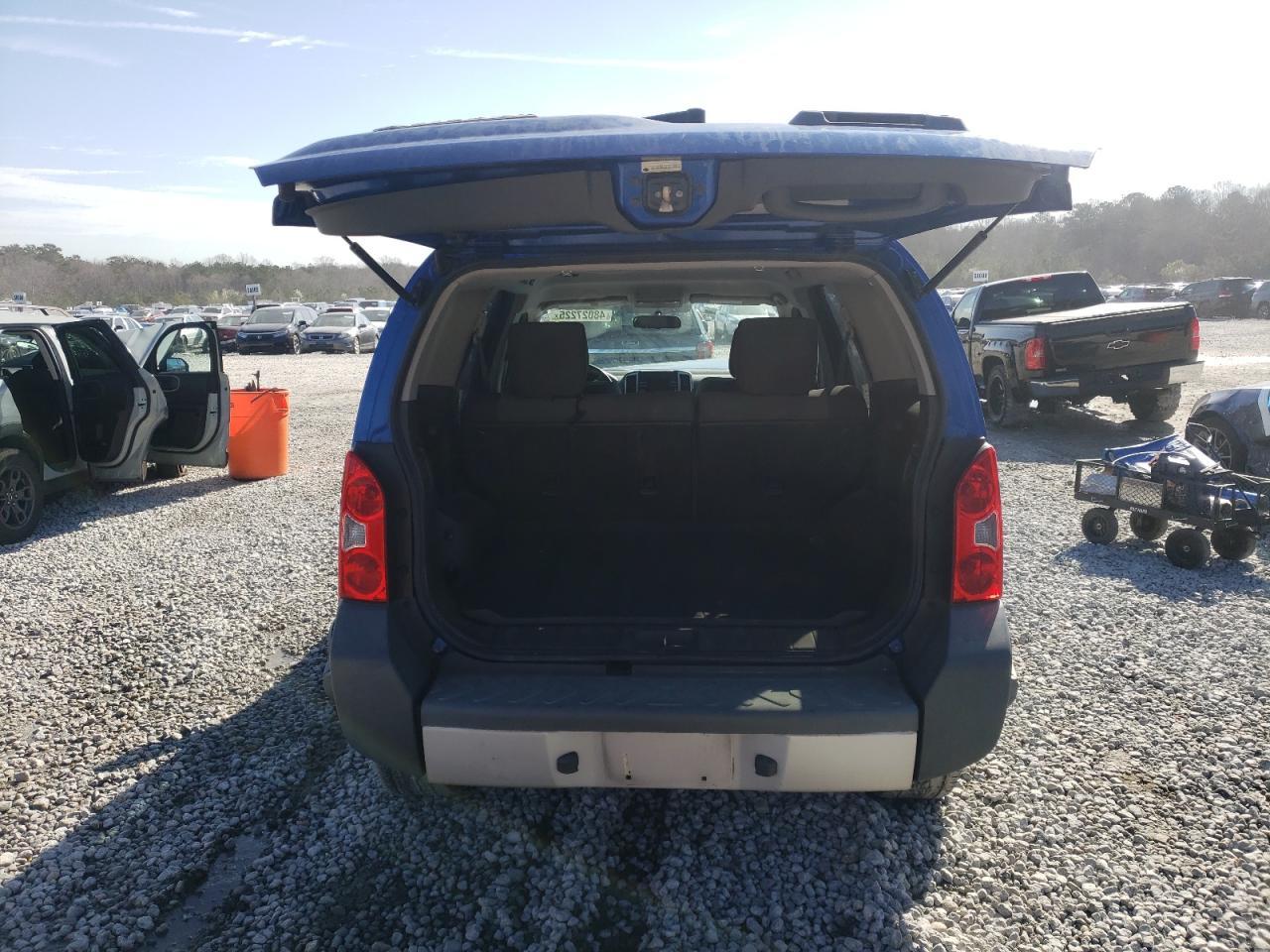 2014 NISSAN XTERRA X - Image 6