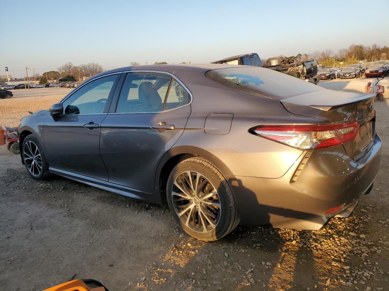 2018 TOYOTA CAMRY L - Фото 2