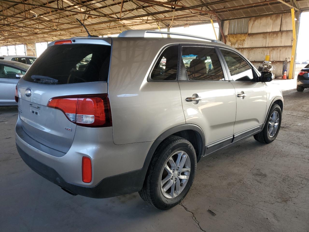 2014 KIA SORENTO LX - Image 3