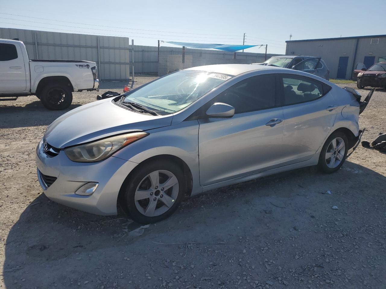 2013 HYUNDAI ELANTRA GL
