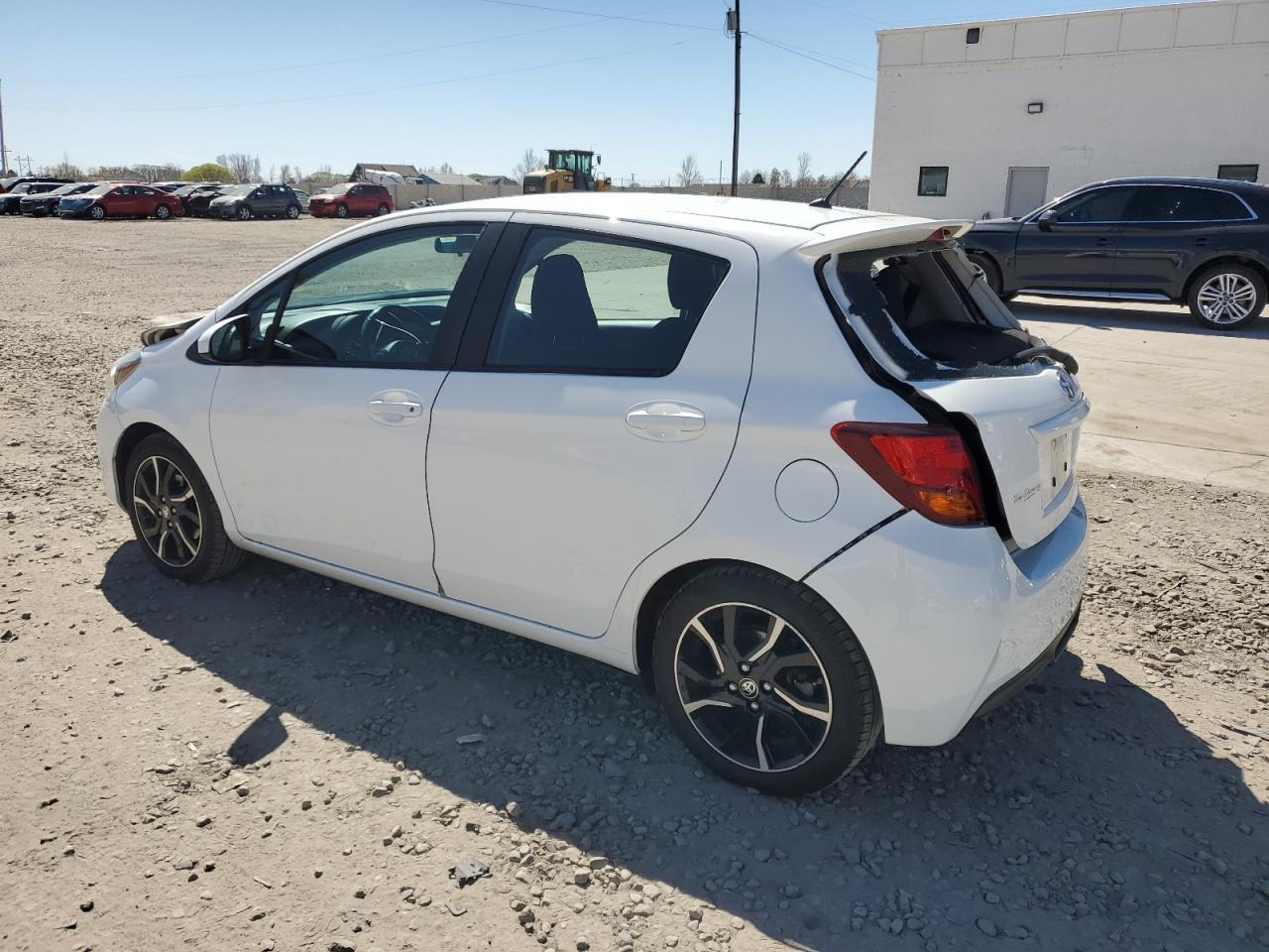2016 TOYOTA YARIS L - Фото 2