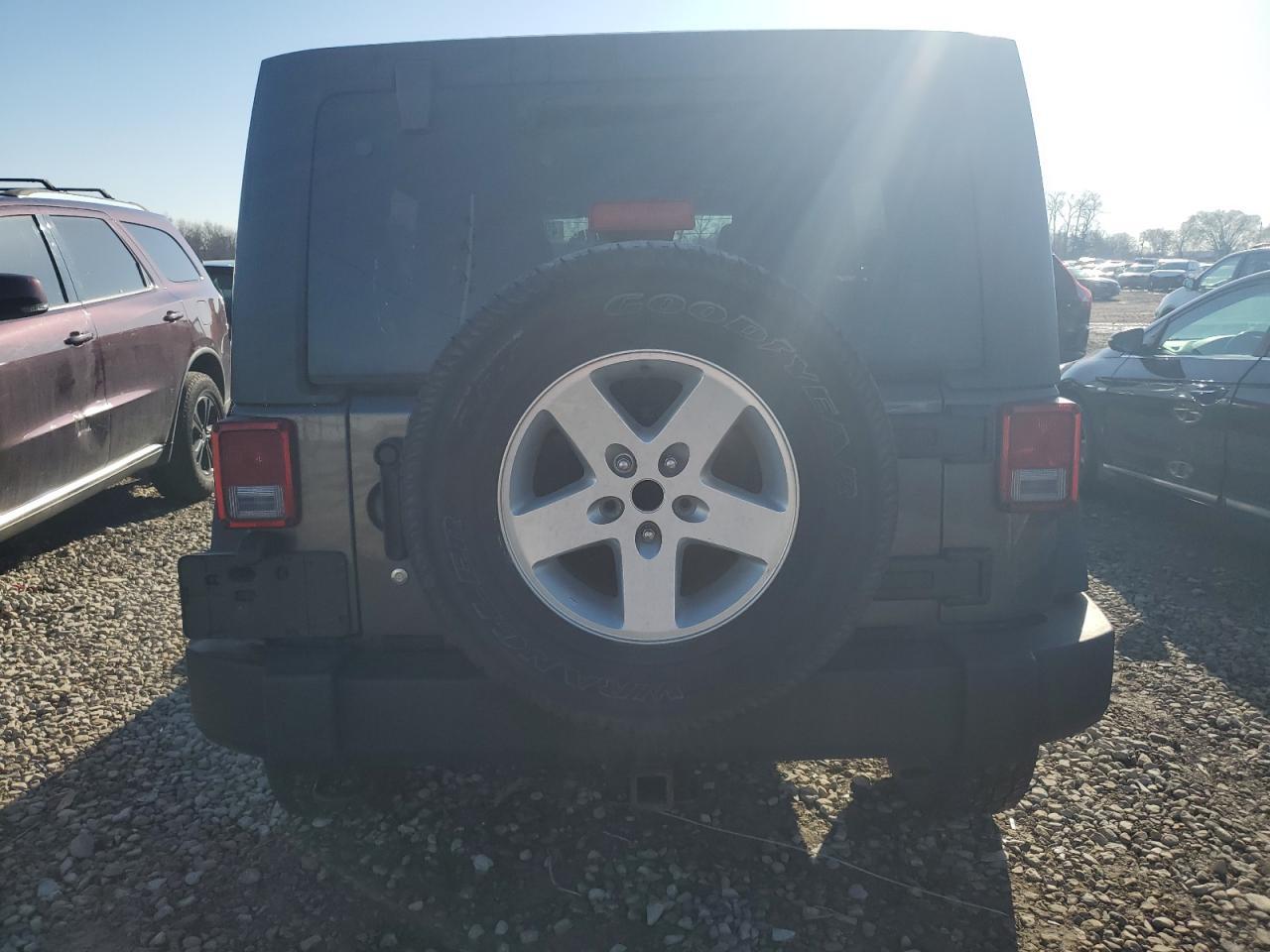 2014 JEEP WRANGLER U - Фото 6
