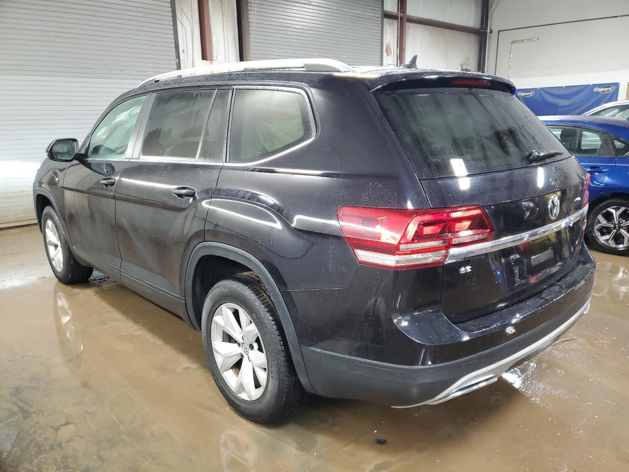 2018 VOLKSWAGEN ATLAS SE - Image 2