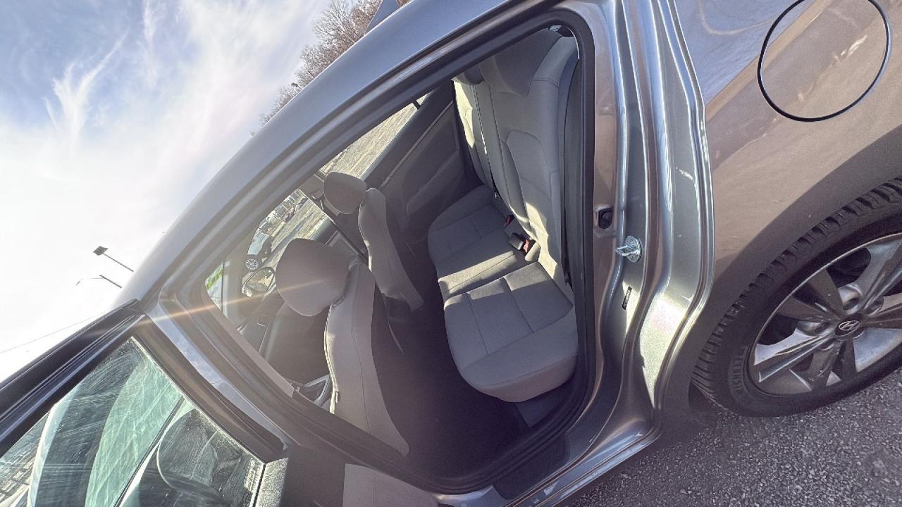 2018 HYUNDAI ELANTRA SE - Фото 6