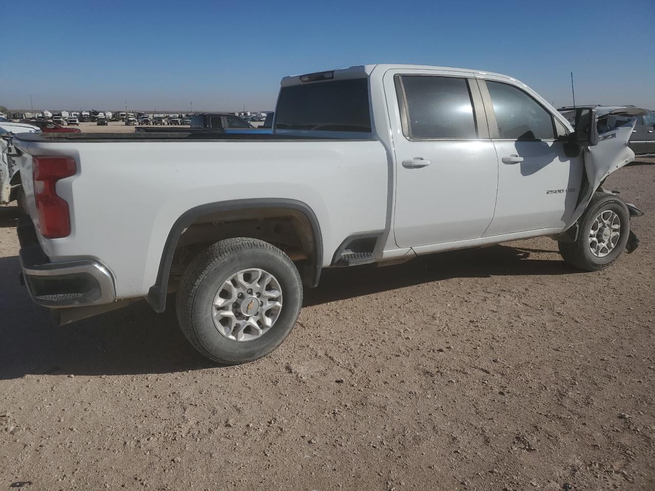 2023 CHEVROLET SILVERADO - Фото 3