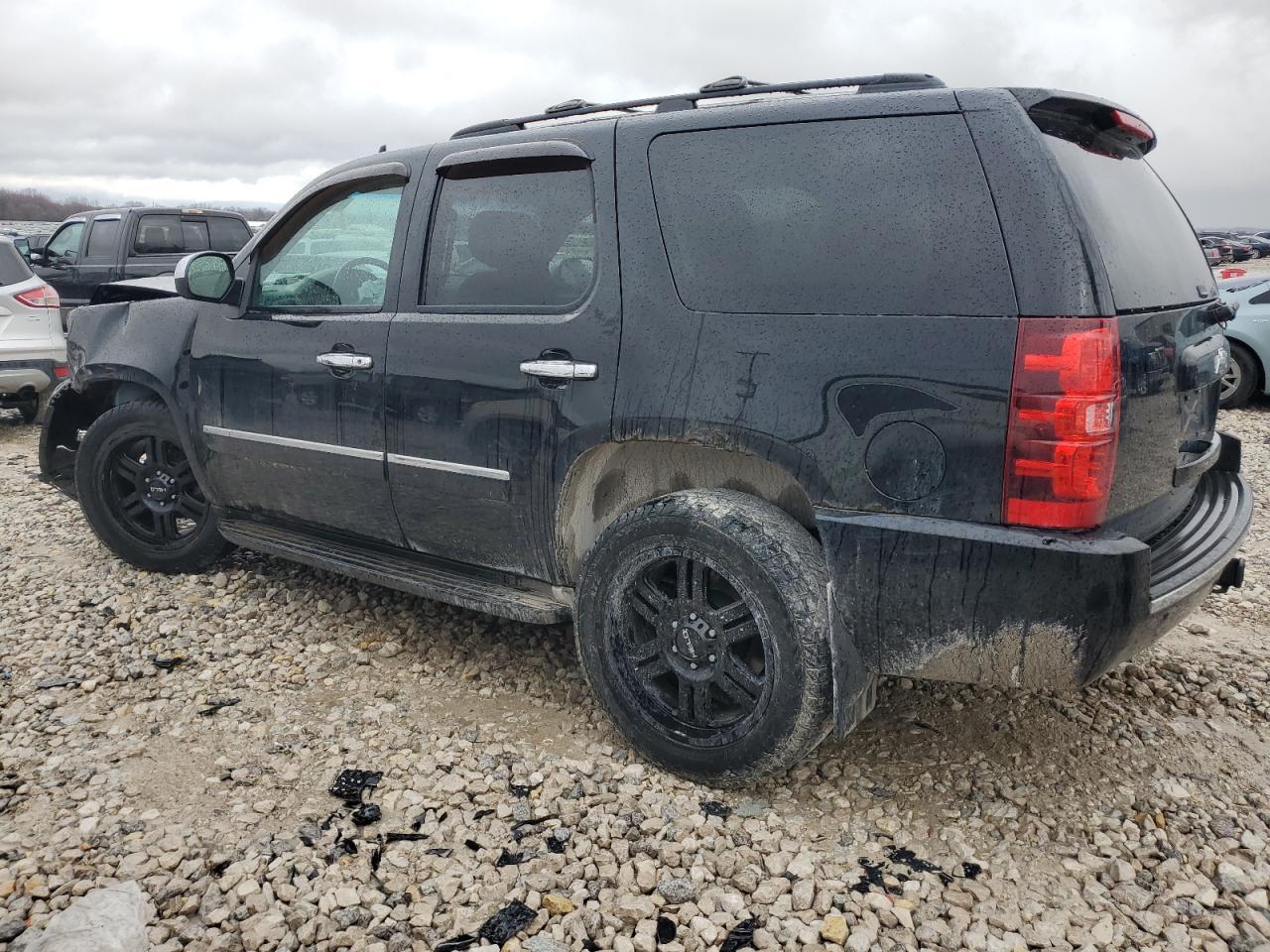 2011 CHEVROLET TAHOE K150 - Image 2