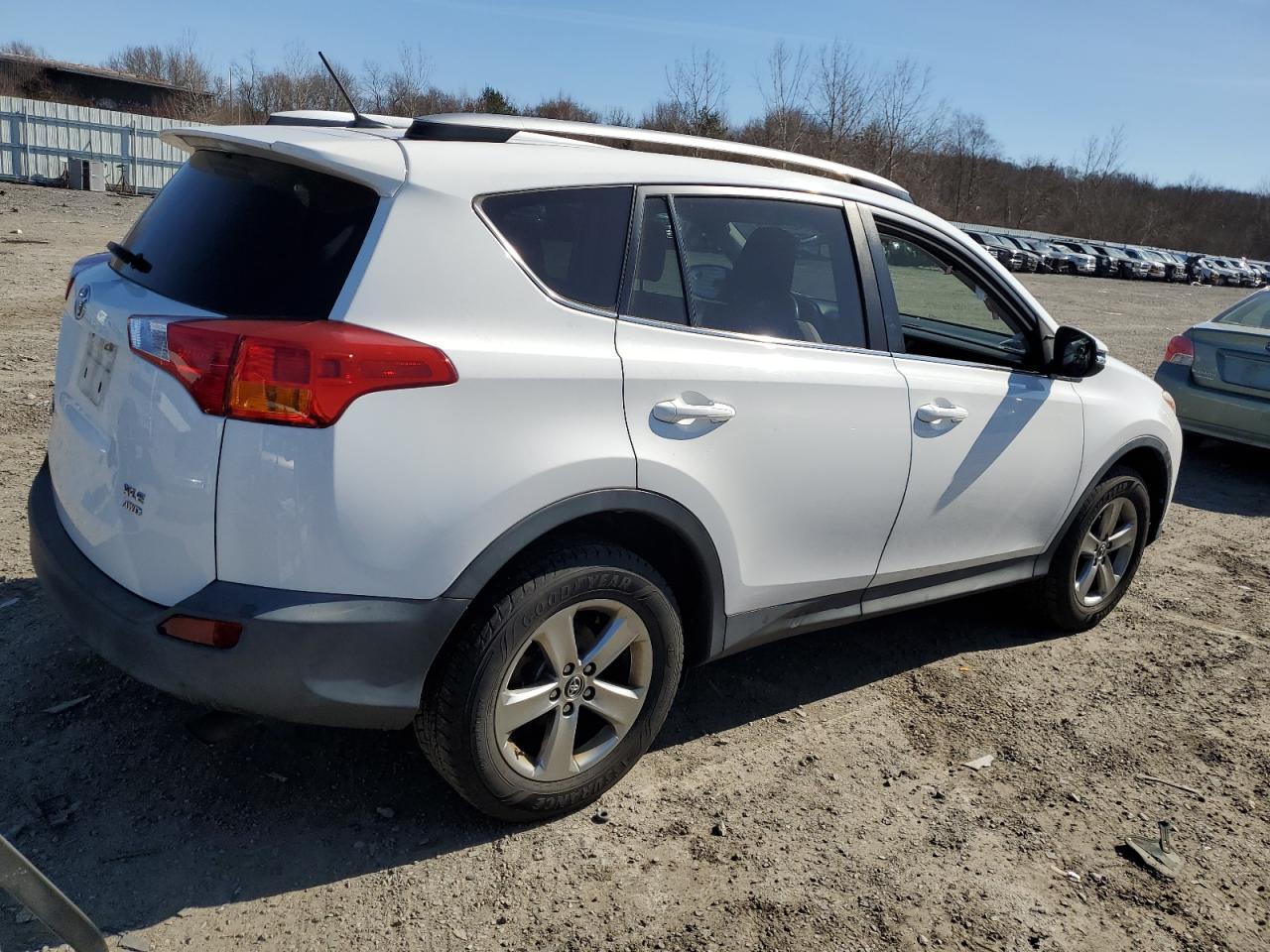 2015 TOYOTA RAV4 XLE - Фото 3