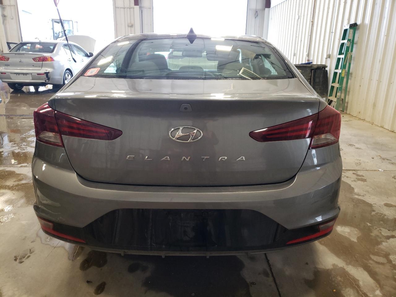 2019 HYUNDAI ELANTRA SE - Фото 6