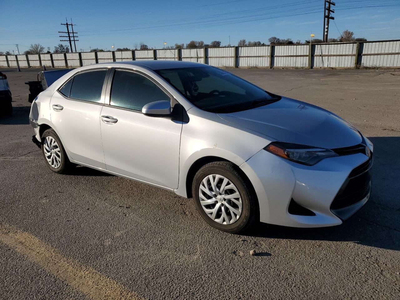 2019 TOYOTA COROLLA L - Image 4