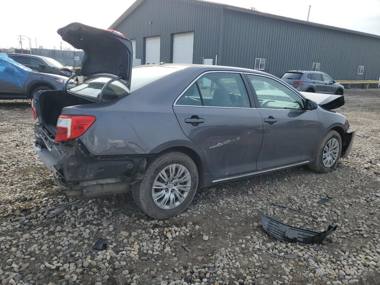 2014 TOYOTA CAMRY L - Image 3