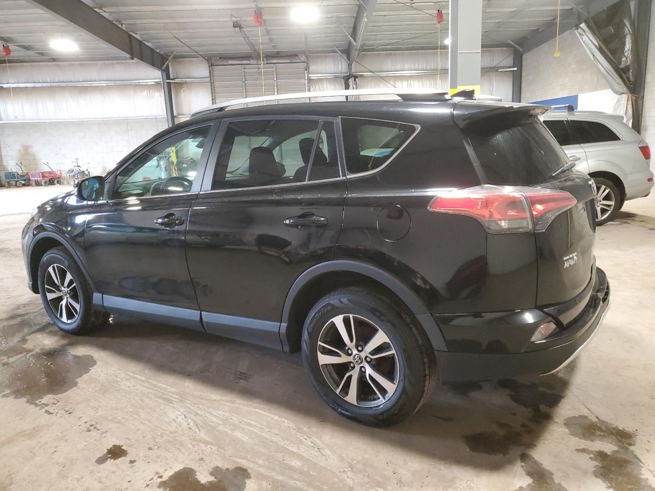 2017 TOYOTA RAV4 XLE - Image 2