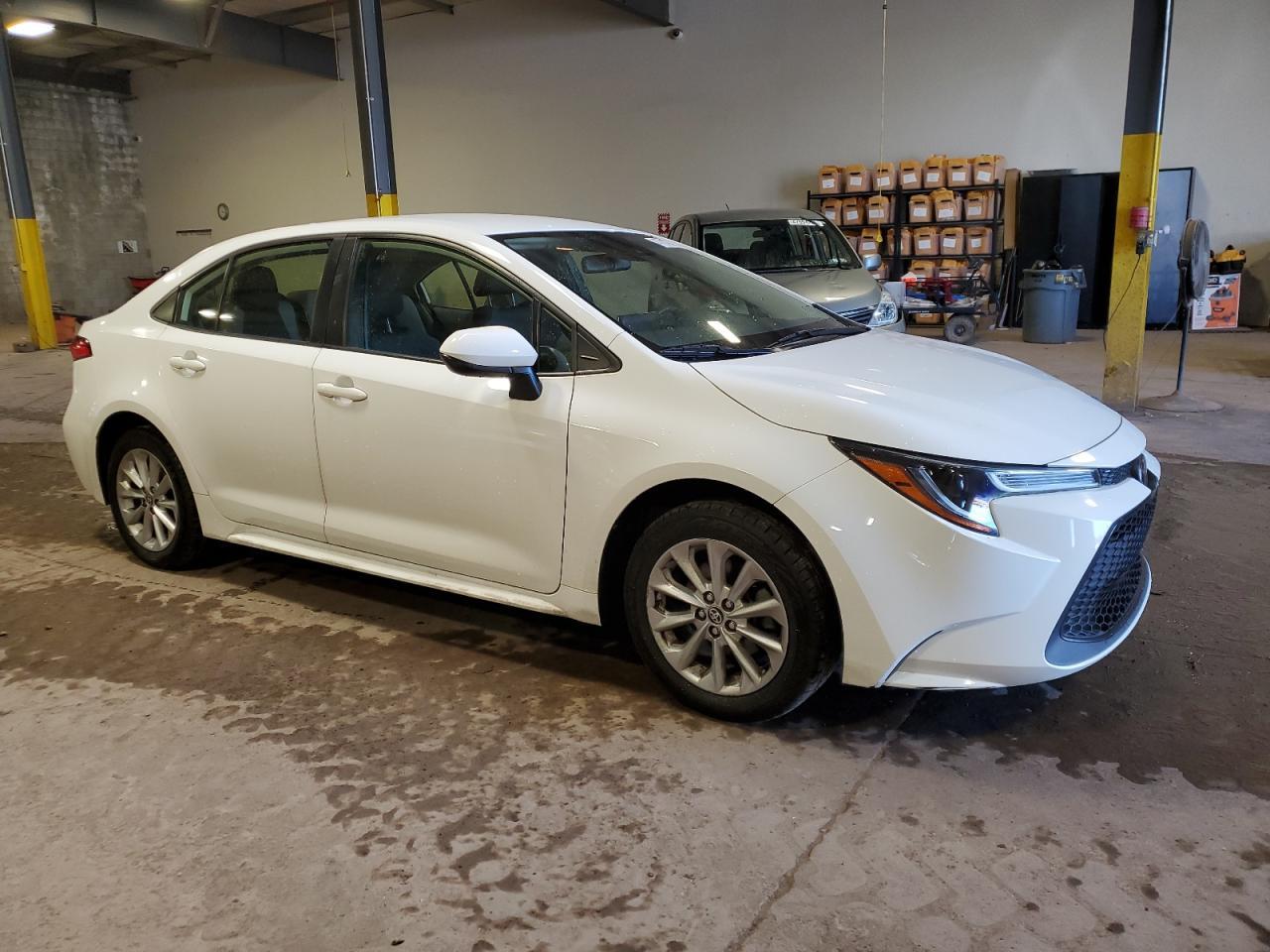 2020 TOYOTA COROLLA LE - Image 4