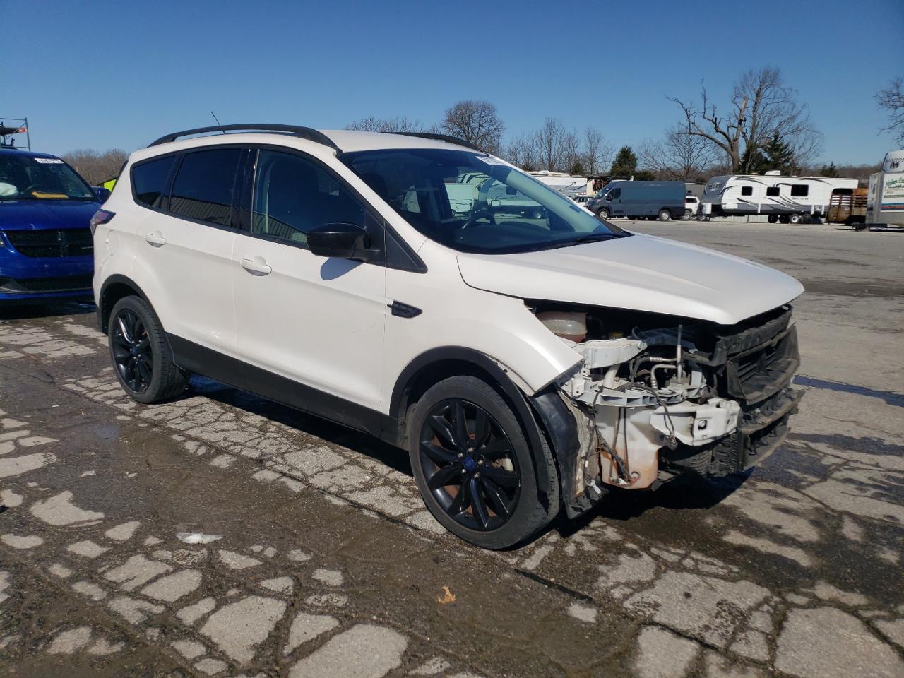 2017 FORD ESCAPE SE - Image 4